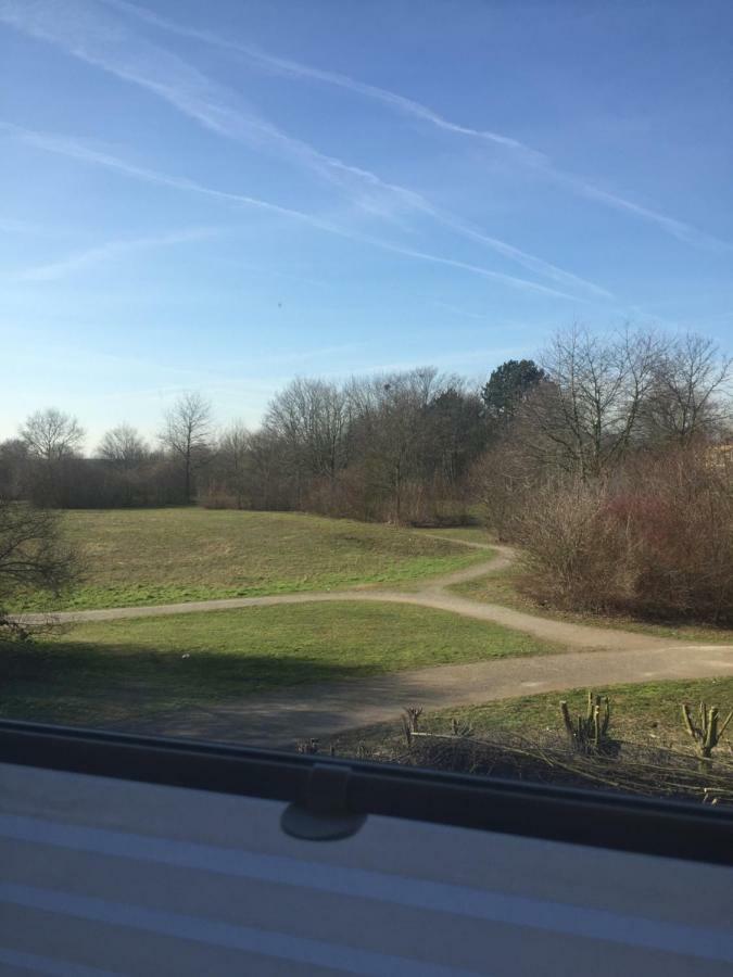 Apartment Mit Parkblick Tönisvorst Eksteriør bilde