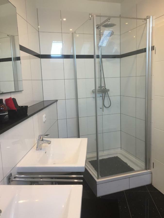 Apartment Mit Parkblick Tönisvorst Eksteriør bilde